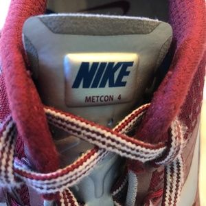 Women’s size 9.5  Nike METCON 4